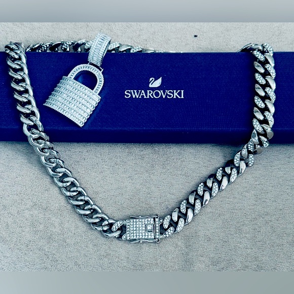 Swarovski Crystal Lock Pendant in silver .925 - Picture 1 of 5